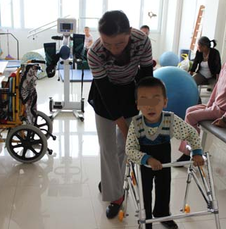 儿童脑瘫康复器材助行器是如何治疗脑瘫的_飞华健康网