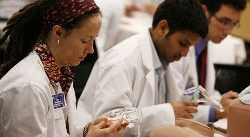 中风面瘫该怎么治疗(面瘫),中风面瘫该怎么治疗