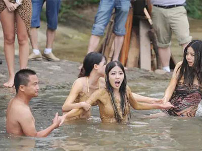 男人福利:美女赤身裸体泥浆大战 - syg435896545 - syg435896545的博客 两性