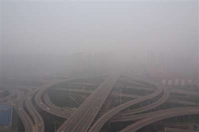 当天,石家庄遭遇重污染天气.