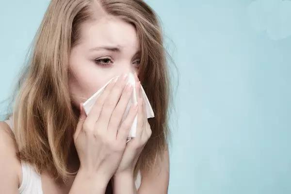 过敏性鼻炎一直打喷嚏怎么办
