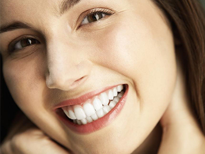 洁牙不能美白牙齿,为何女人还要洗牙