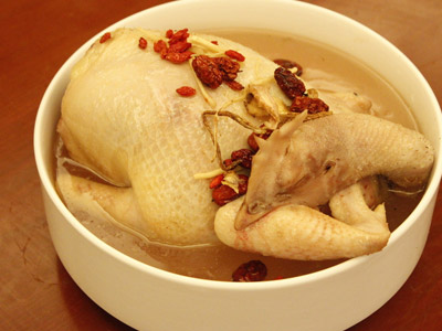 生姜炖乌鸡汤图片